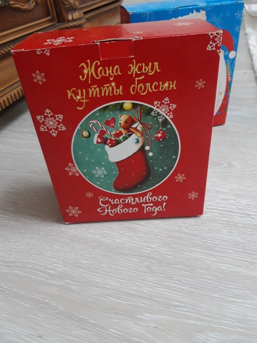 Продам новогодние упаковки 2 видов.