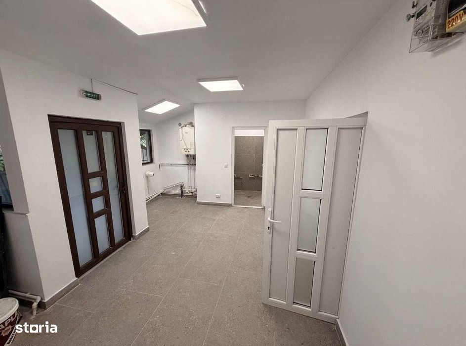 Teren 102 mp cu construcție destinație comercială centru Palas Campus