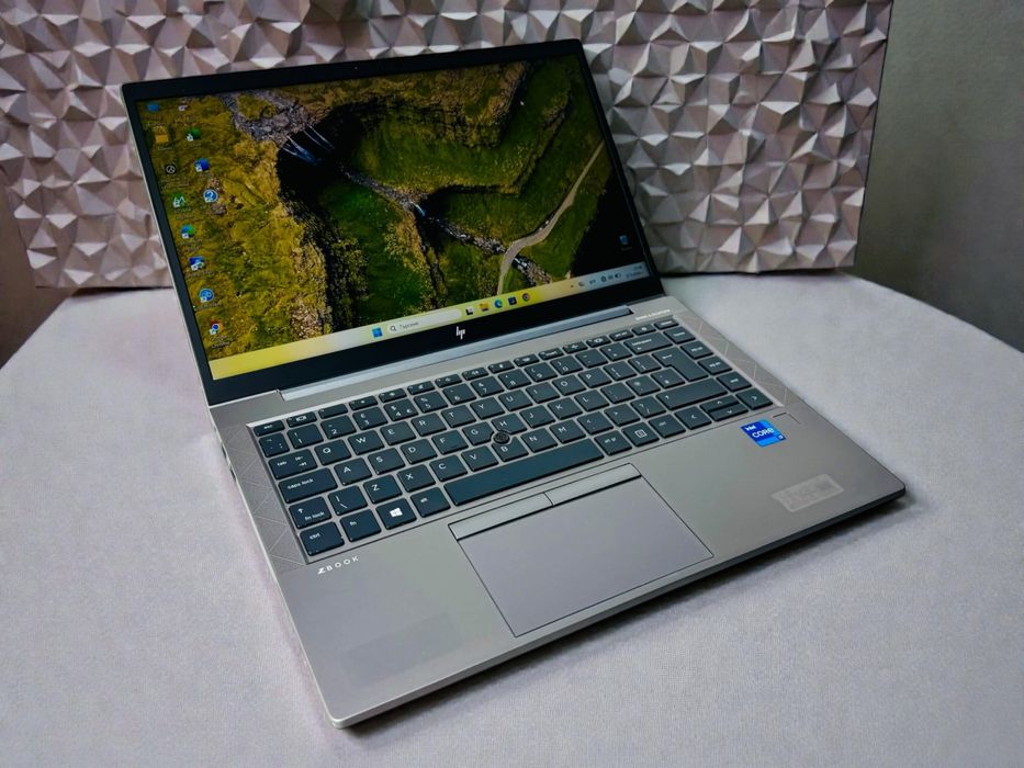 Лаптоп HP Z book Firefly 14 G8 14' FHD Core i7-1165G7 16RAM 256GB Nvidia T500 Гаранция!