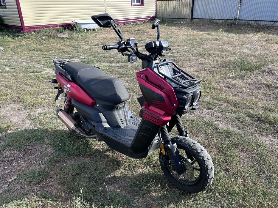 Продам скутер TANK 165 куб