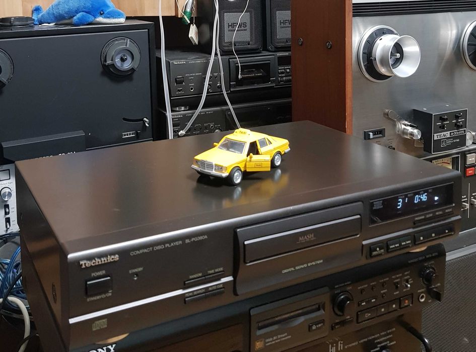 Compact  Disc Stereo Deck Player  TECHNICS SL PG380  Black