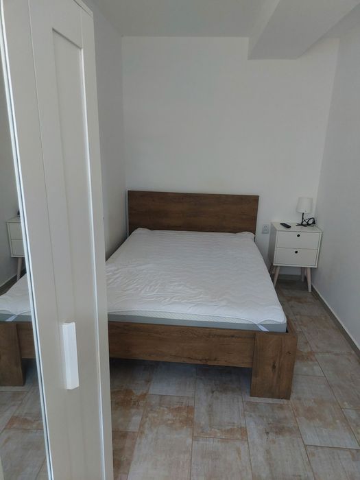 De inchiriat-Garsoniera + Apartament