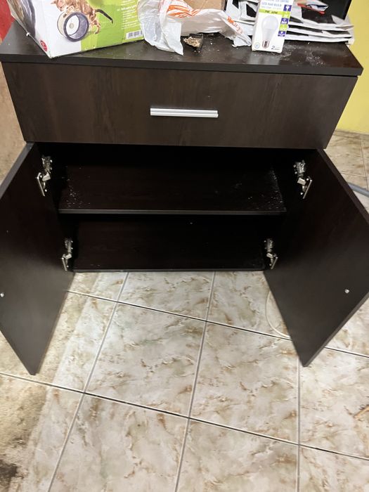 Два броя шкафове