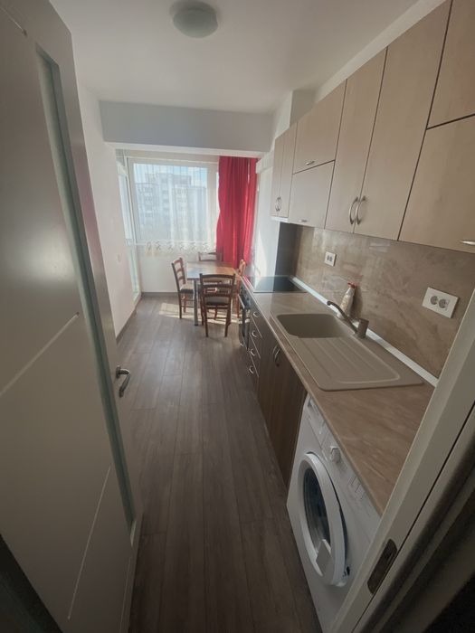 Inchiriez apartament Newton Tatarasi