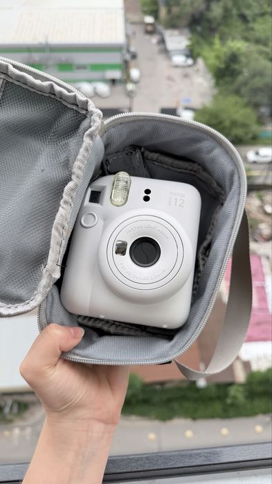 Продам instax mini 12