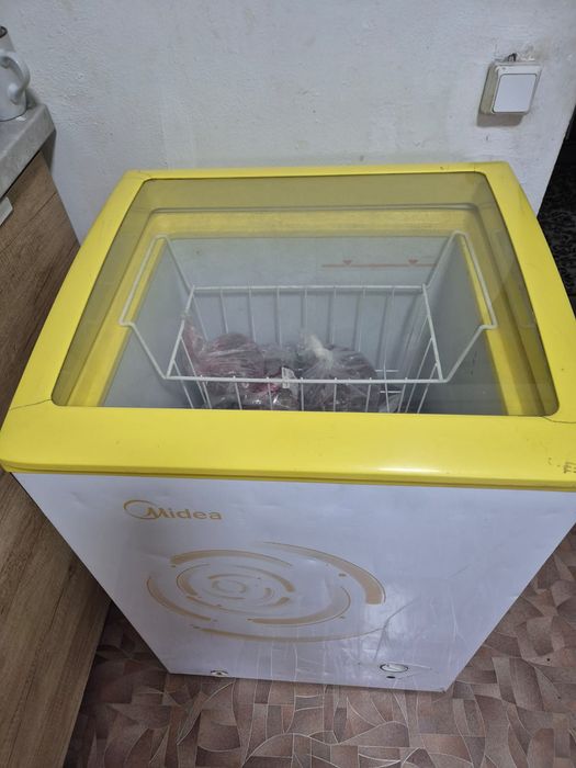 Морозильник продам