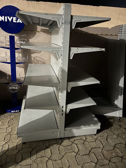 Vand rafturi de magazin