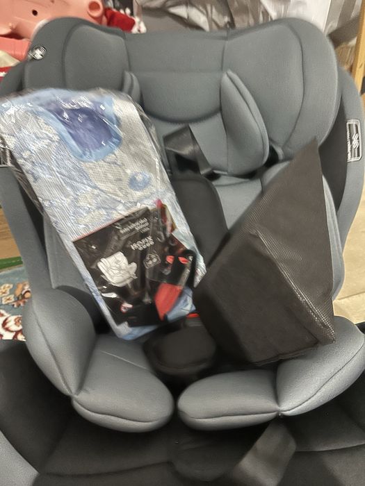 Продам авто кресло новое!