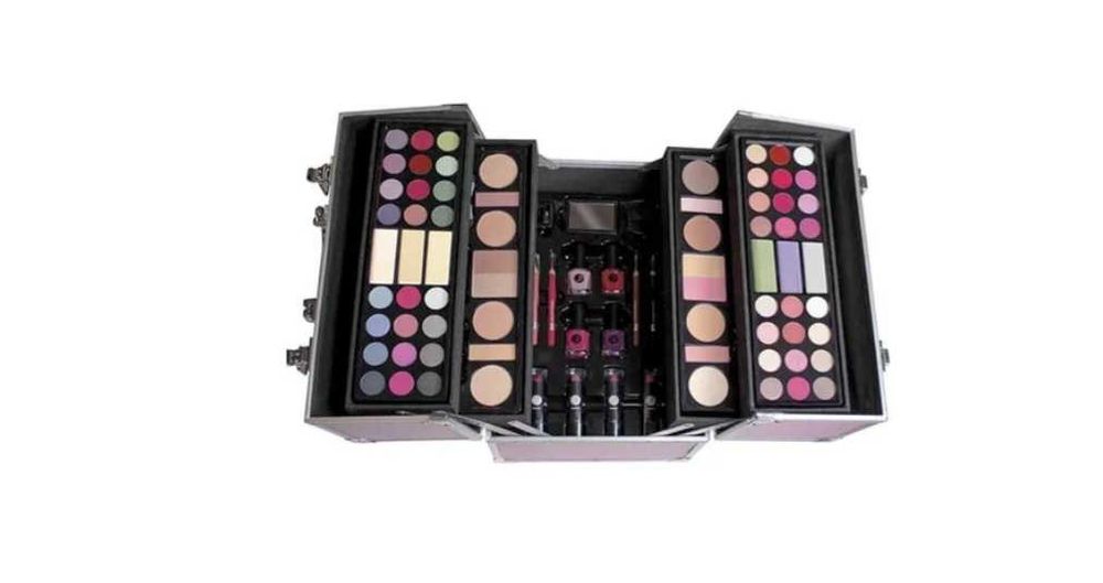 Професионален куфар с гримове с немско качество