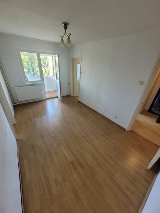 Proprietar vând apartament 2 camere nedecomandat