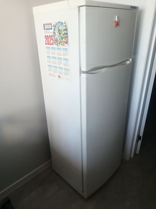 Продам холодильник Атлант