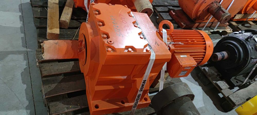 Motor electric trifazat cu reductor Bauer 11kW 6.4rpm