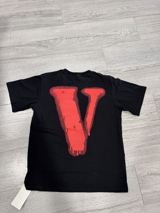 Тениска Vlone.