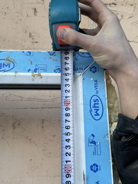 Окна с рамой и стеклом