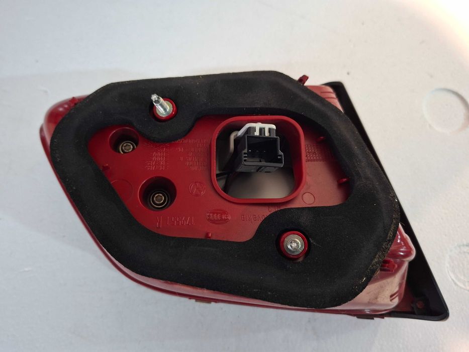 Stop interior LED dreapta   Volkswagen Passat B7 Berlina