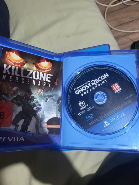Playstation 4 slim