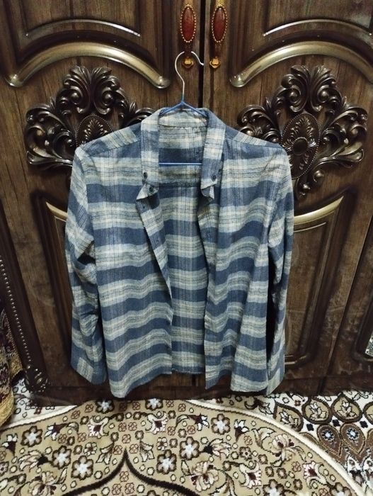 Erkaklar kiyimi sotiladi!