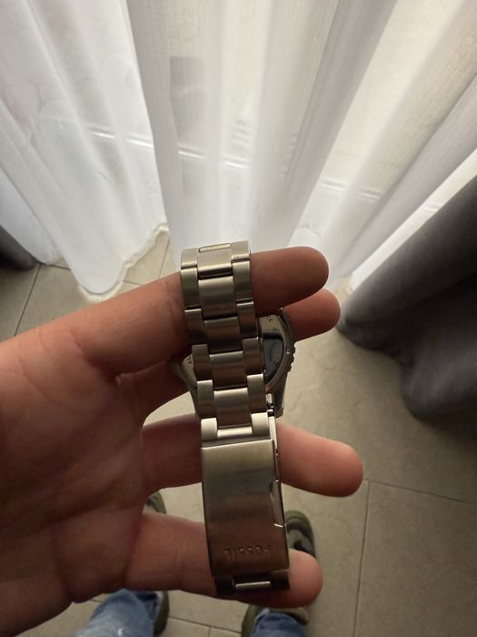 Vand  ceas Fossil nou , pret 800 de lei
