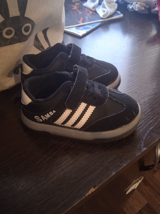 Продам детскую обувь