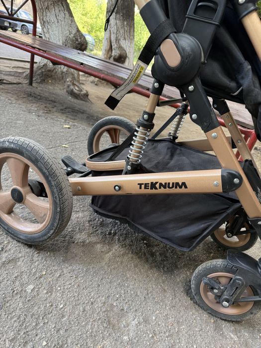 Продается коляска Teknum