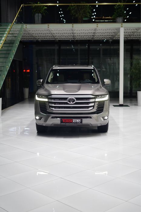 Toyota LC300 в Ташкенте