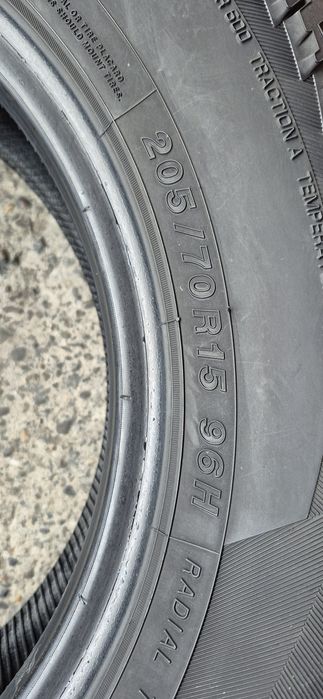 4 anvelope iarna Yokohama, 205/70/15.Pretul este pe bucata.