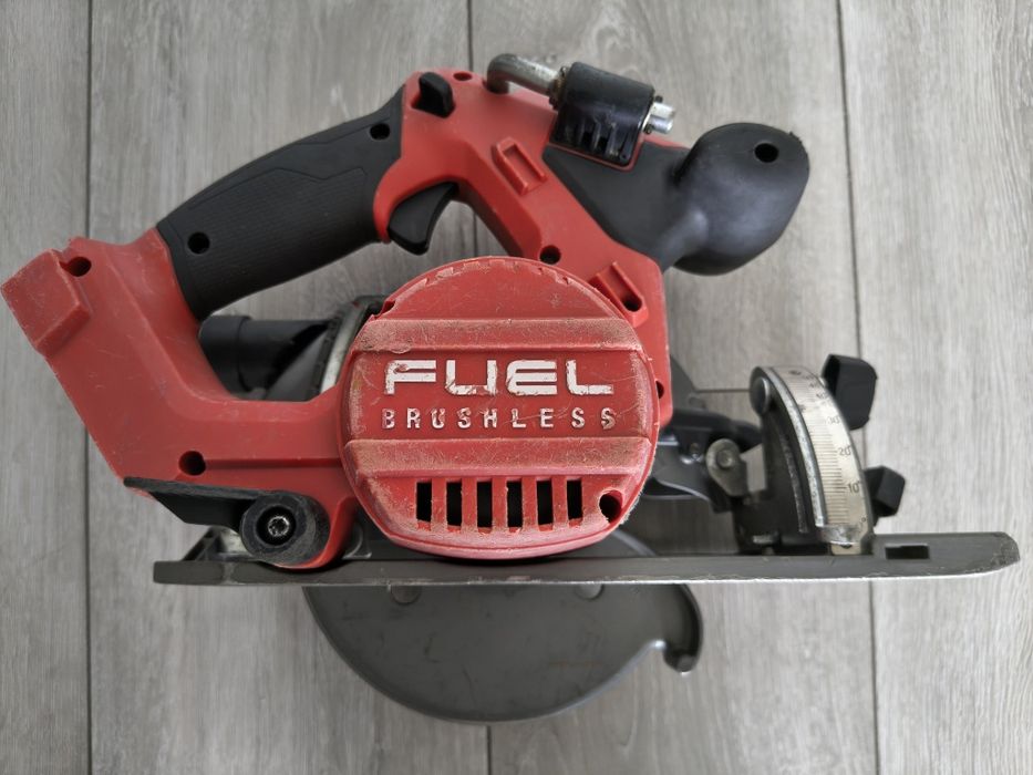 Milwaukee M18 CS55 circular de mana