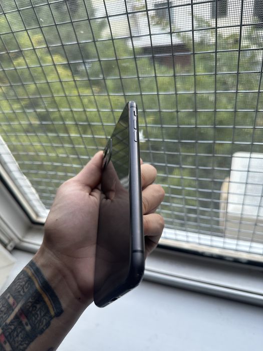 Vand/Schimb Iphone 11 128GB Baterie 83% Negru