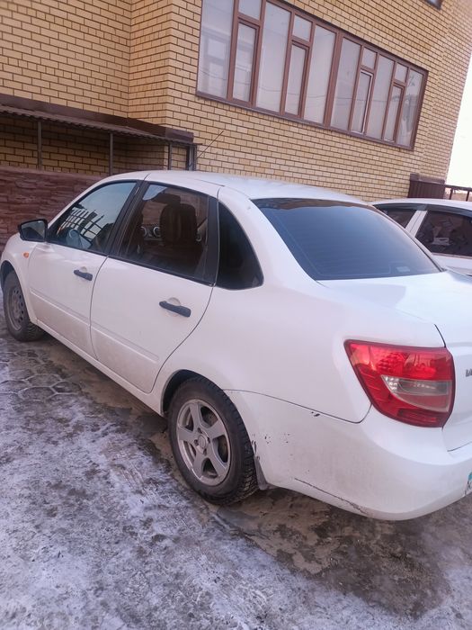 ВАЗ Лада гранта 2015 года