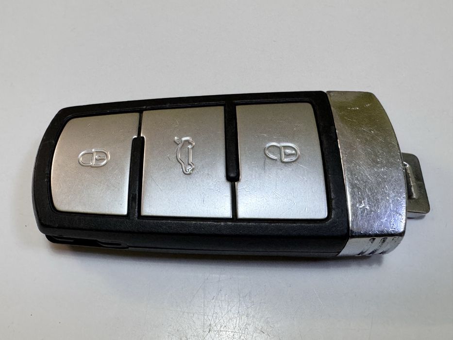 Смарт ключ VW Pasat B6/B7CC/ оригинален с 3бутона