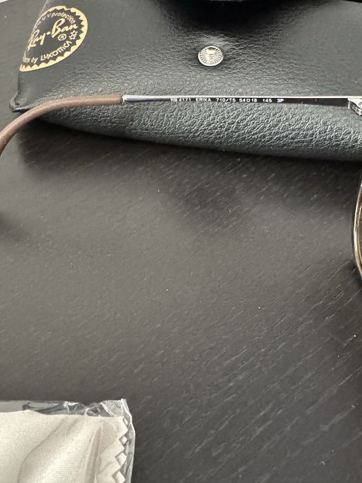 Ochelari de soare Ray-Ban originali, model Erika RB4171