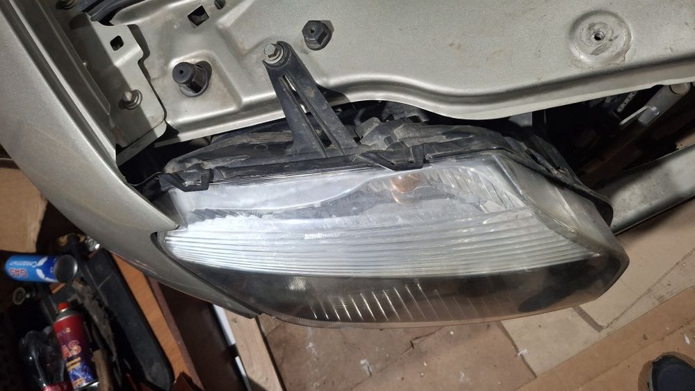 Продам фару Renault Duster.