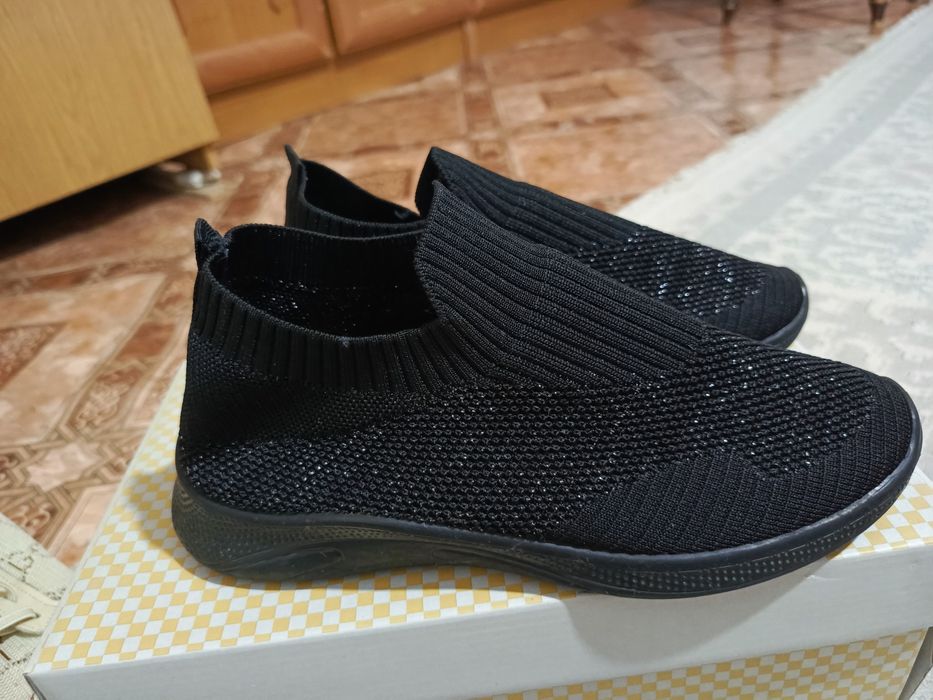 Продам обуви женские девочковые б/у