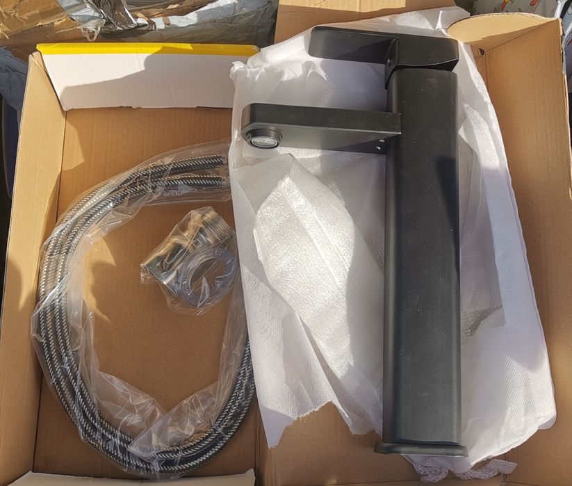 Висок, Матово черен смесител за мивка за баня, едноръкохватков