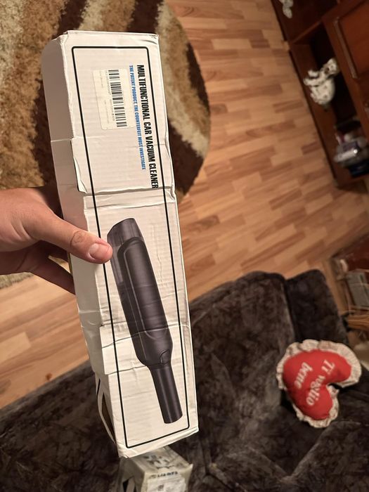 Aspirator auto cu acumulator