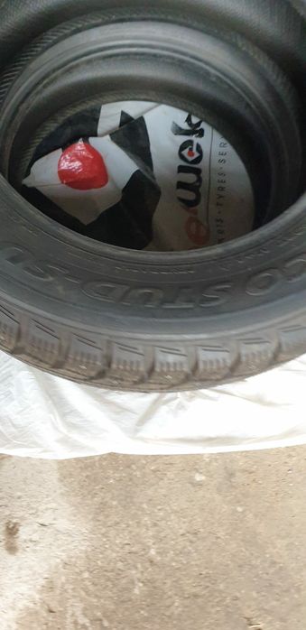 Зимние  шины с шипами Новые