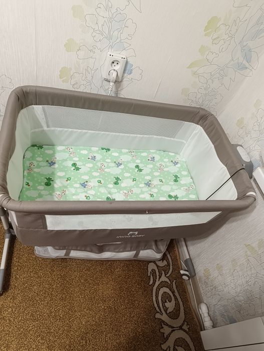 Продам детскую прикроватную манеж б/у