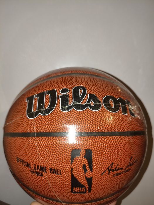 Футбольные и баскетбольные мячи