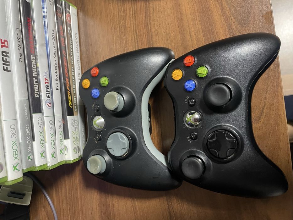 Xbox 360 elite 120 gb + 13 jocuri + 2 manete