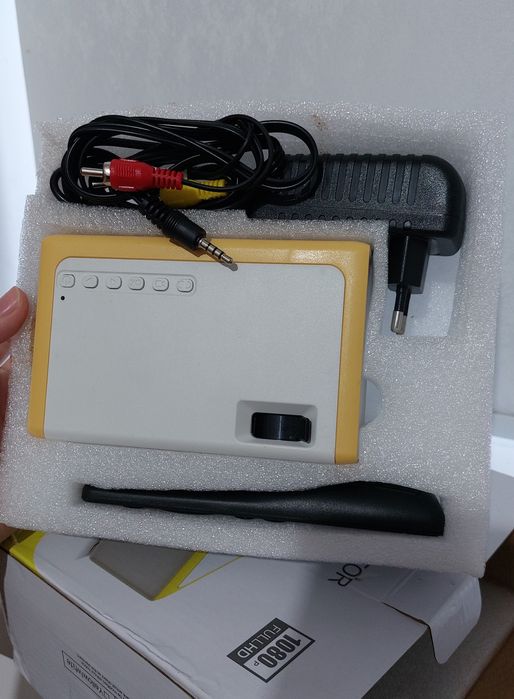 Продаётся Мини проектор