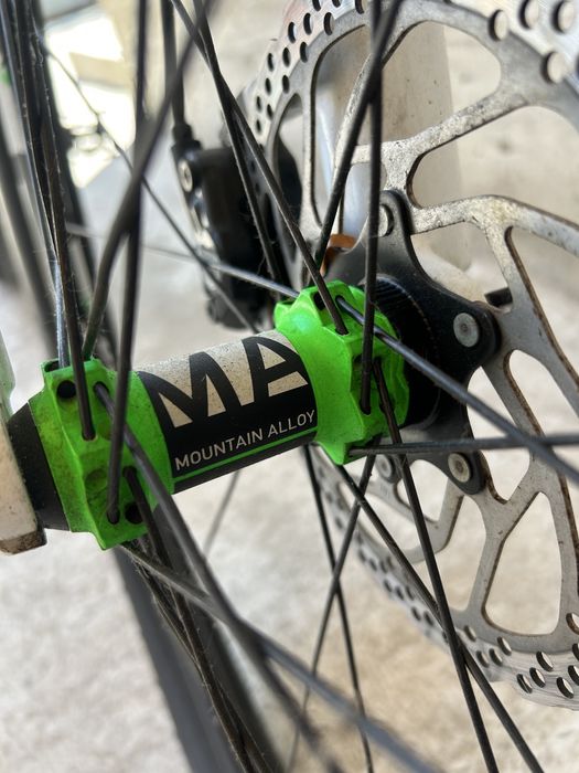 Vând bicicletă MTB Cube LTD – stare foarte bună, pregătită de traseu!