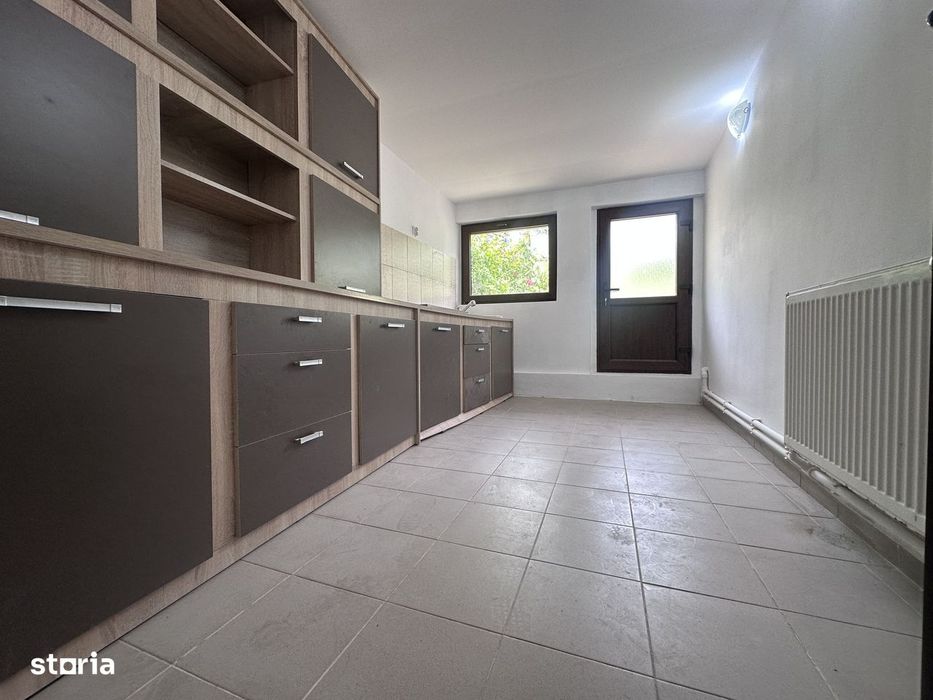 Între dealuri, viță de vie și liniște deplină! Vanzare casa in Prahova