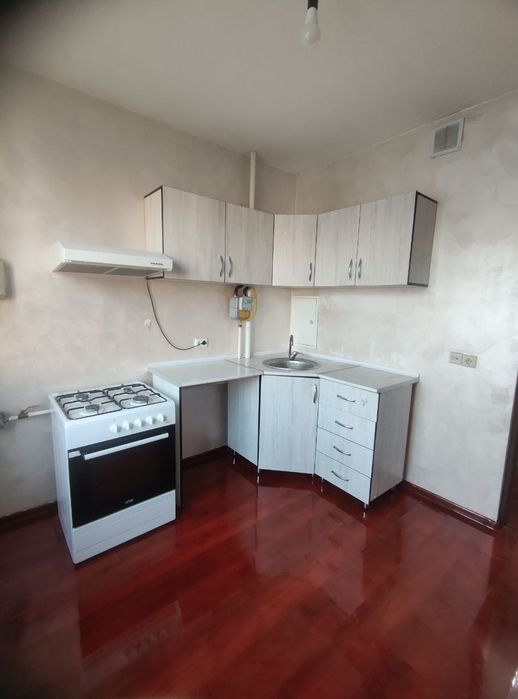 Сергили чоштепа метрони биринчи бекати 2хона пачка 57минг