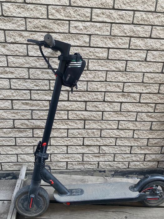 Электросамокат Xiaomi М365.