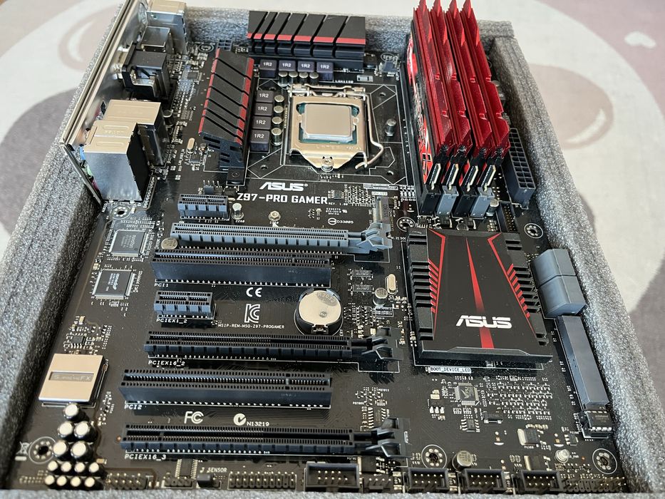 ASUS Z97 PRO GAMER + i7-4790K + 16GB DDR3 2400 G.Skill