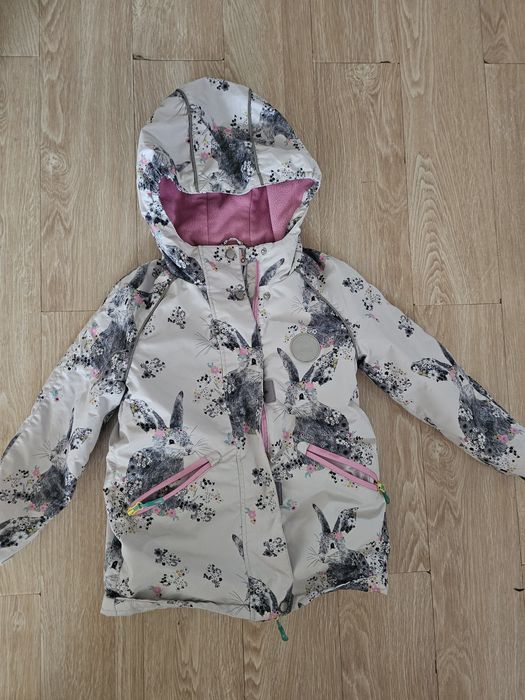 Демисезонный костюм на девочку.