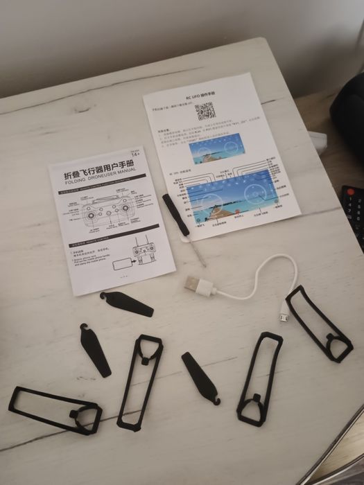 Vând dronă cu cameră nouă