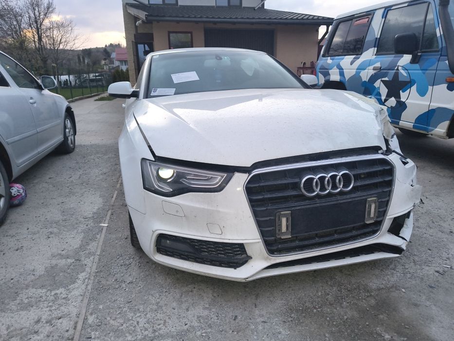 Audi a5 avariat lovit