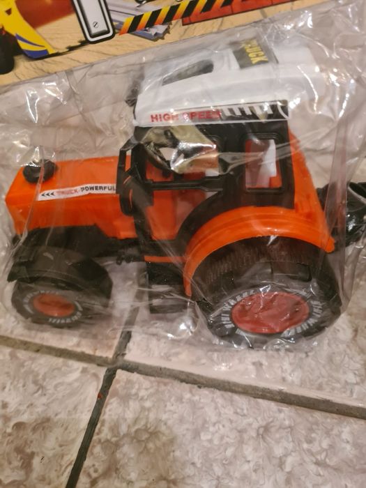 Jucarie tractor ferma