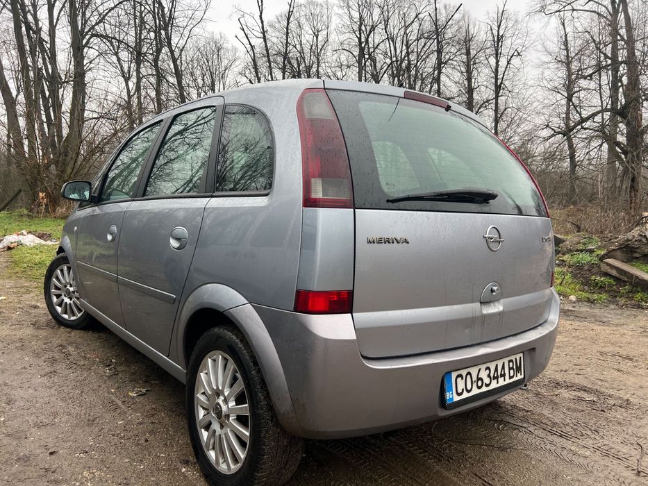 Продавам автомобил Опел